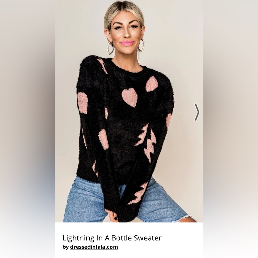 Excellent condition lightning in a bottle black sweater size Small